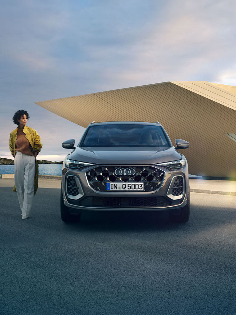Audi Q5 SUV front view